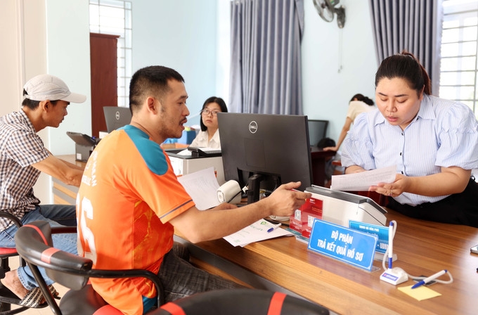 Thực hiện sáp nhập nhằm khắc phục tình trạng cồng kềnh, chồng chéo trong tổ chức bộ máy, tinh giản biên chế, tiết kiệm ngân sách, tạo điều kiện tập trung nguồn lực đầu tư cho phát triển kinh tế - xã hội, đặc biệt là ở vùng sâu, vùng xa, vùng đồng bào dân tộc thiểu số.