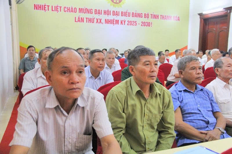 Các học viên là Người có uy tín tham dự hội nghị tập huấn