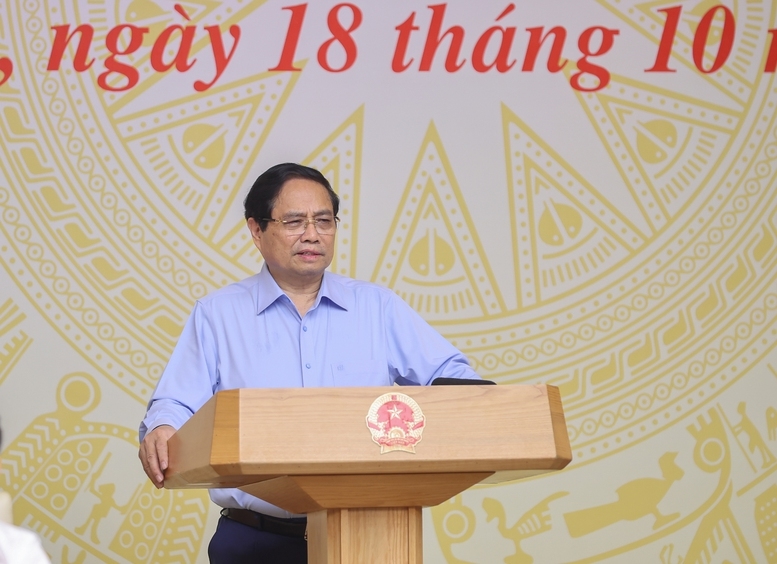 Thủ tướng Phạm Minh Chính nêu rõ ""phải xác định giải ngân vốn đầu tư công vừa là chức trách nhiệm vụ theo thẩm quyền được giao, vừa là lương tâm, đạo đức công vụ của người cán bộ" - Ảnh: VGP/Nhật Bắc