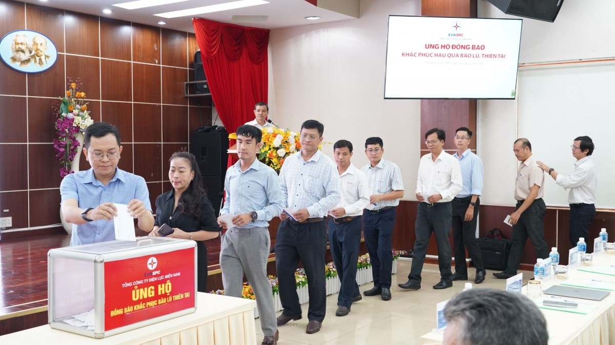 Buổi quyên góp được tập thể EVNSPC tham gia tích cực 