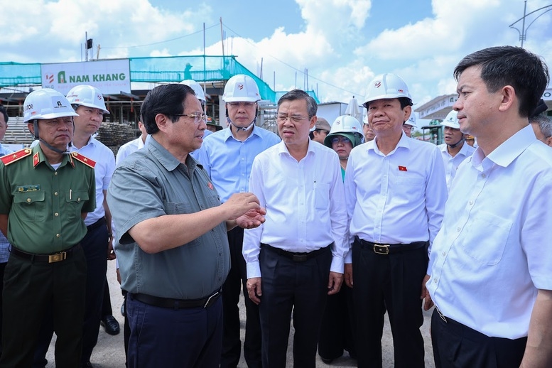 Thủ tướng đề nghị thành phố Cần Thơ tiếp tục nghiên cứu quy định chung để có chính sách riêng phù hợp về nhà ở xã hội - Ảnh: VGP/Nhật Bắc
