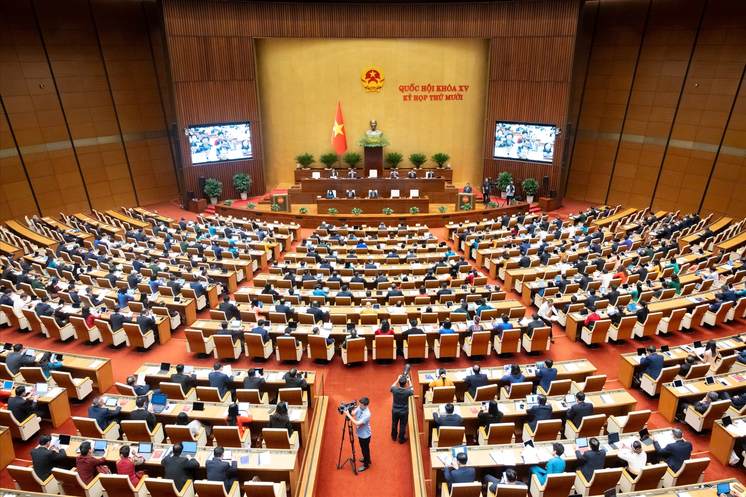 Sáng 20/10, Kỳ họp thứ 10, Quốc hội nước Cộng hòa xã hội chủ nghĩa Việt Nam khóa XV khai mạc trọng thể tại Hà Nội