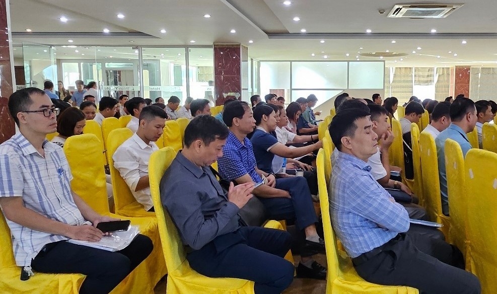 Đại biểu tham dự hội nghị tập huấn, nâng cao năng lực giám sát Chương trình MTQG