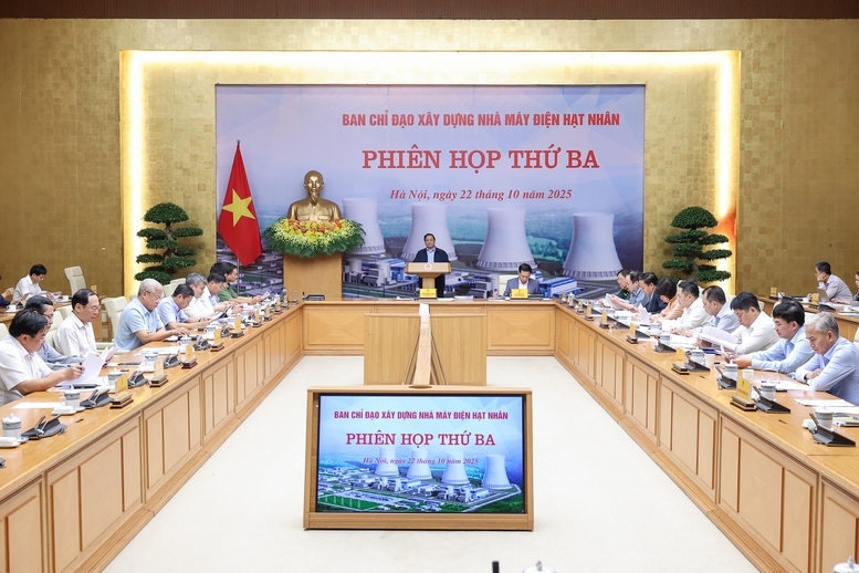 Thủ tướng chỉ đạo thúc đẩy đàm phán và hoàn thành hiệp định với đối tác theo nguyên tắc lợi ích hài hòa, rủi ro chia sẻ, cắt giảm các thủ tục rườm rà, xây dựng tiêu chuẩn, quy chuẩn phù hợp - Ảnh: VGP/Nhật Bắc