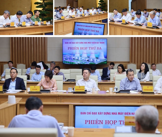 Các đại biểu báo cáo, thảo luận về tình hình xây dựng, trình ban hành các cơ chế, chính sách để thể chế hóa chủ trương của Đảng, hoàn thiện cơ sở pháp lý, tháo gỡ các khó khăn, vướng mắc tại các luật; tình hình thực hiện các nhiệm vụ được giao - Ảnh: VGP/Nhật Bắc