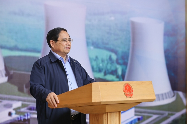 Thủ tướng yêu cầu các chủ thể liên quan phải rút kinh nghiệm và chủ động thực hiện nhiệm vụ được giao và xử lý các khó khăn, vướng mắc phát sinh theo chức năng, nhiệm vụ, quyền hạn của mình, đồng thời báo cáo cấp có thẩm quyền với những vấn đề vượt thẩm quyền - Ảnh: VGP/Nhật Bắc