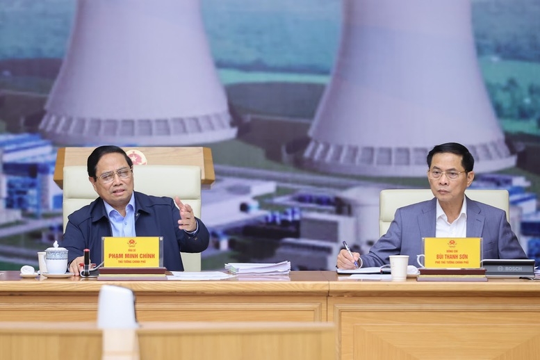 Thủ tướng yêu cầu tỉnh Khánh Hòa huy động cả hệ thống chính trị vào cuộc tập trung cho công tác giải phóng mặt bằng và di dân, trực tiếp Bí thư Tỉnh ủy phải chỉ đạo sát sao với sự hỗ trợ của các bộ, ngành - Ảnh: VGP/Nhật Bắc