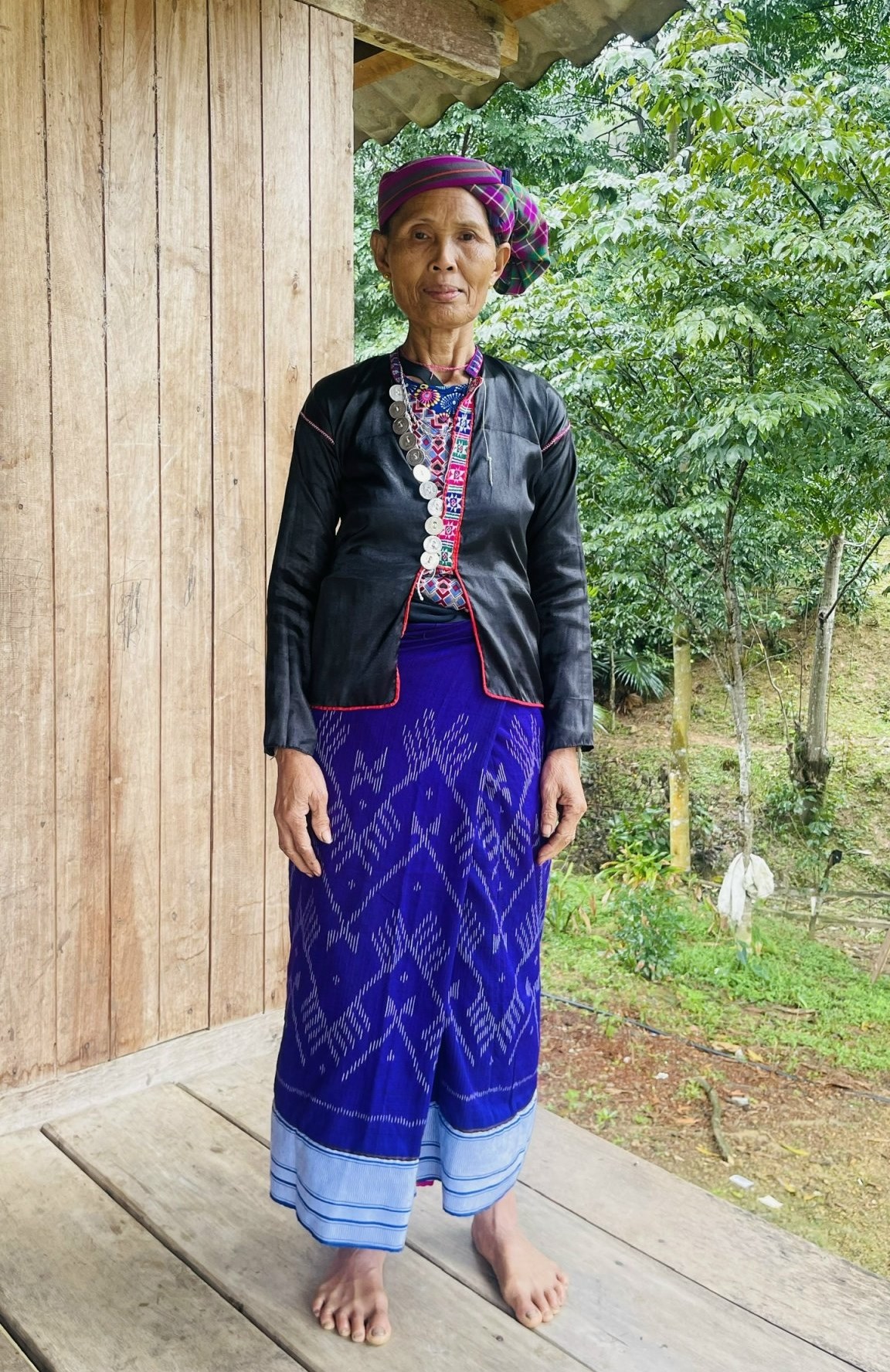 Bộ trang phục được bà Loi mặc trong ngày lễ, Tết Bộ trang phục được bà Loi mặc trong ngày lễ, Tết