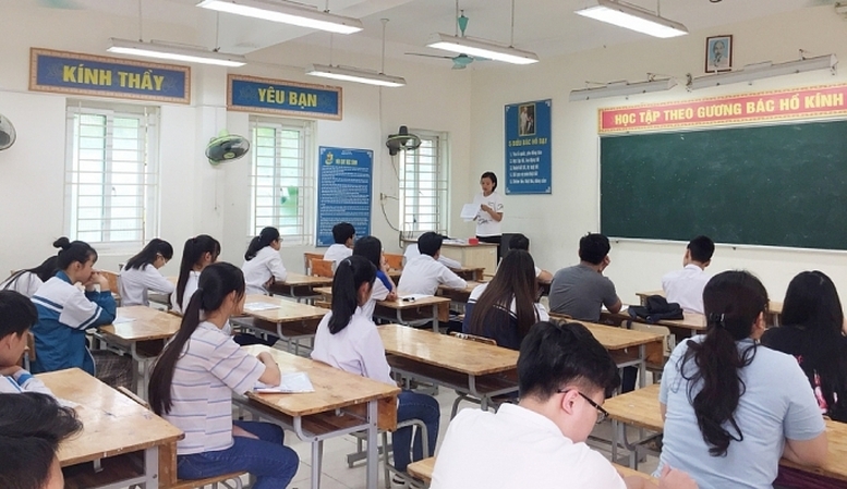 UBND tỉnh Ninh Bình yêu cầu các giáo viên khi tham gia dạy thêm phải báo cáo với hiệu trưởng. Ảnh: Minh Họa