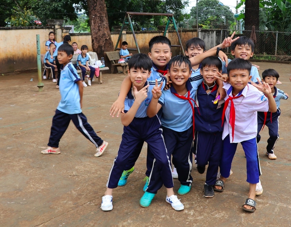 Bên cạnh việc đầu tư xây dựng hạ tầng, tỉnh Gia Lai và ngành giáo dục địa phương tiếp tục quan tâm triển khai nhiều chính sách đối với trẻ em, học sinh, học viên người DTTS ở miền núi, vùng bãi ngang, ven biển và hải đảo(Ảnh: P.T) Bên cạnh việc đầu tư xây dựng hạ tầng, tỉnh Gia Lai và ngành giáo dục địa phương tiếp tục quan tâm triển khai nhiều chính sách đối với trẻ em, học sinh, học viên người DTTS ở miền núi, vùng bãi ngang, ven biển và hải đảo(Ảnh: P.T)