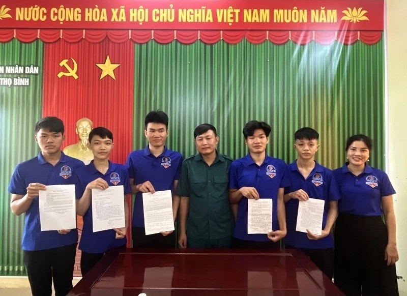 Những lá đơn tình nguyện của đoàn viên, thanh niên xã Thọ Bình gửi gắm khát vọng được cống hiến sức trẻ cho Tổ quốc.