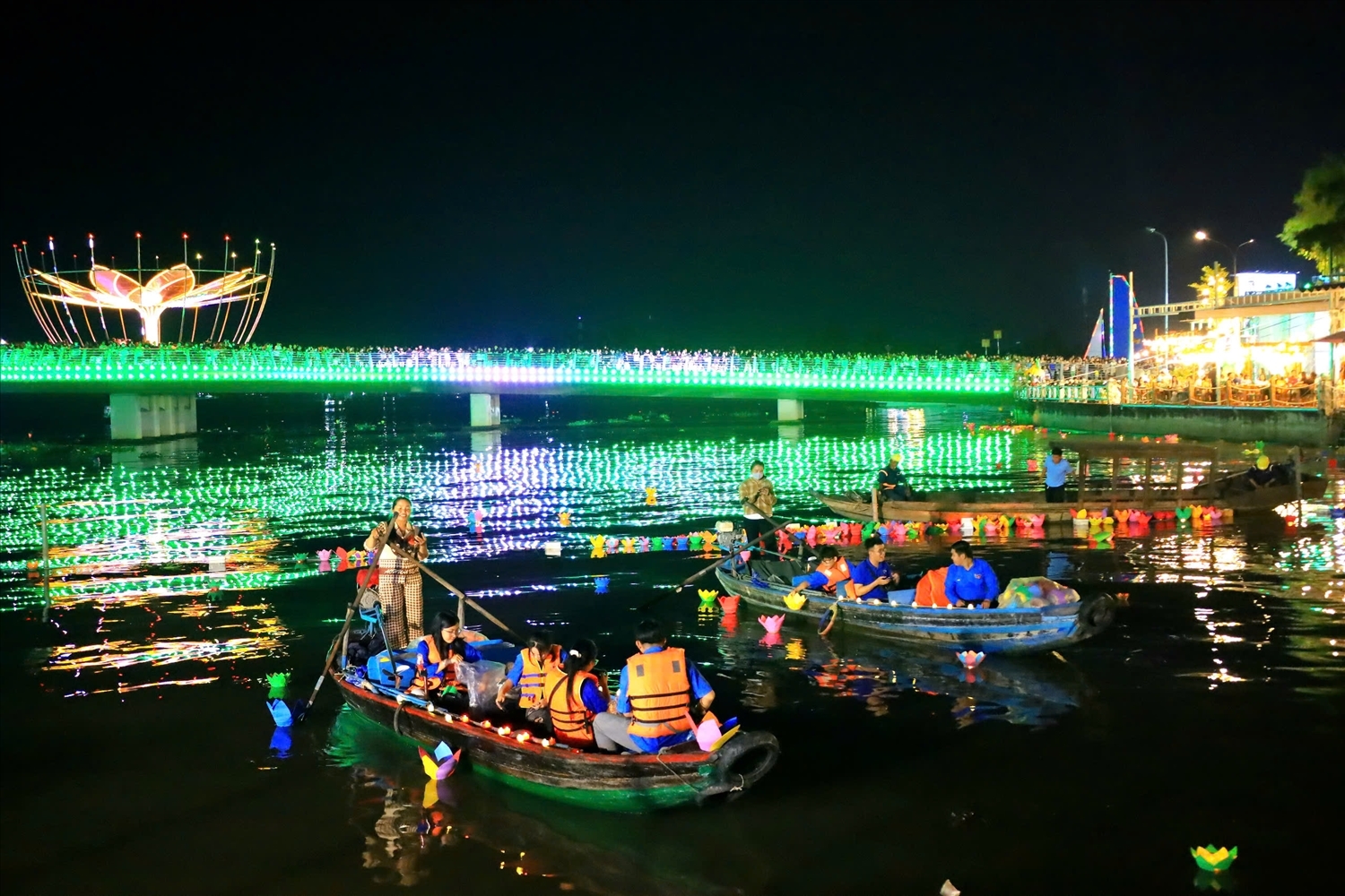 Cần Thơ sẽ tổ chức Lễ hội Văn hóa sông nước với chủ đề 'Cần Thơ - Sắc màu sông nước' Cần Thơ sẽ tổ chức Lễ hội Văn hóa sông nước với chủ đề 'Cần Thơ - Sắc màu sông nước'