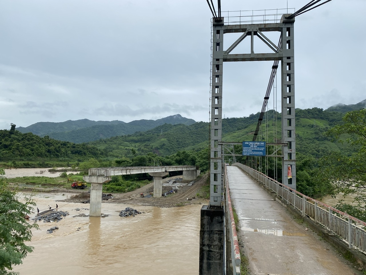 Dự án Xây dựng cầu cứng Xiêng Thù xã Chiêu Lưu”còn rất ngổn ngang