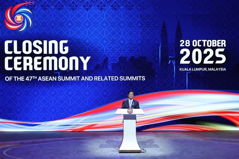 Tổng thống Philippines Ferdinand Marcos Jr. công bố Chủ đề Năm ASEAN 2026 của Philippines là ""Cùng chèo lái tới tương lai" - Ảnh: VGP/Nhật Bắc