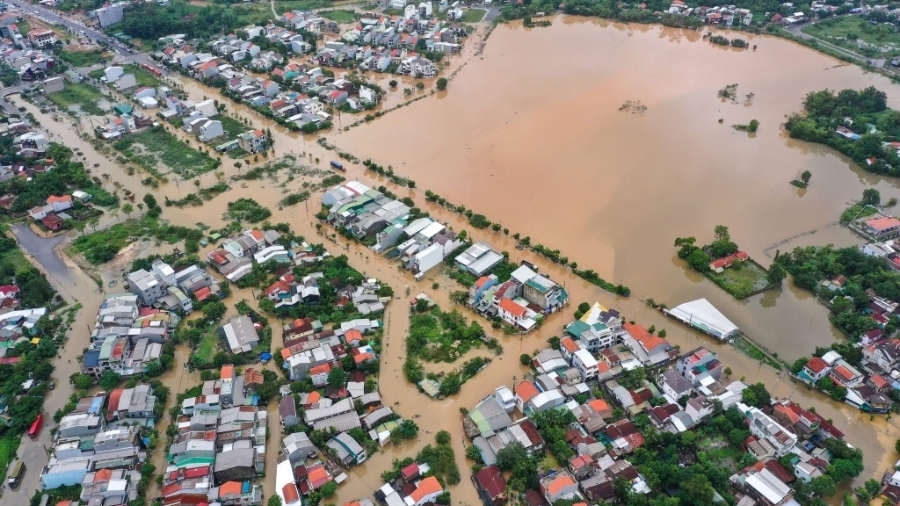 Hỗ trợ khẩn cấp 350 tỷ đồng để 3 địa phương khắc phục thiệt hại mưa lũ (Ảnh TL) Hỗ trợ khẩn cấp 350 tỷ đồng để 3 địa phương khắc phục thiệt hại mưa lũ (Ảnh TL)