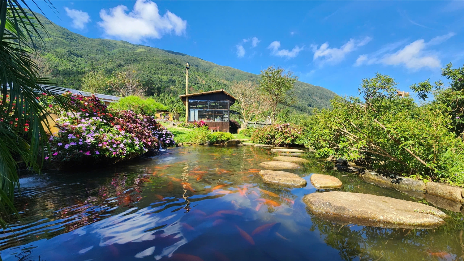 Nhiều điểm du lịch hấp dẫn tại miền mây trắng Hoành Mô. Ảnh: Mỹ Dung Nhiều điểm du lịch hấp dẫn tại miền mây trắng Hoành Mô. Ảnh: Mỹ Dung