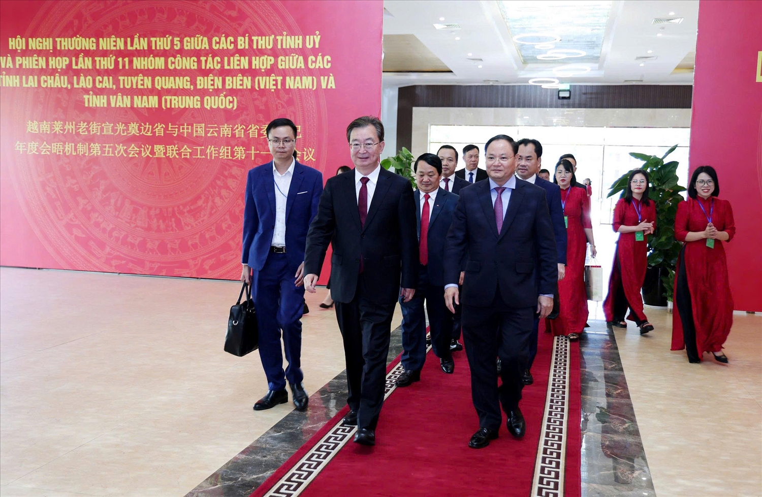 Các đại biểu đến dự Hội nghị