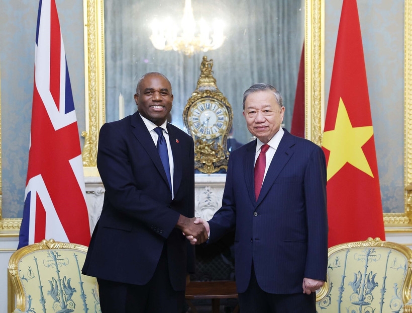 Tổng Bí thư Tô Lâm gặp Phó Thủ tướng Anh David Lammy. (Ảnh: Thống Nhất/TTXVN) Tổng Bí thư Tô Lâm gặp Phó Thủ tướng Anh David Lammy. (Ảnh: Thống Nhất/TTXVN)