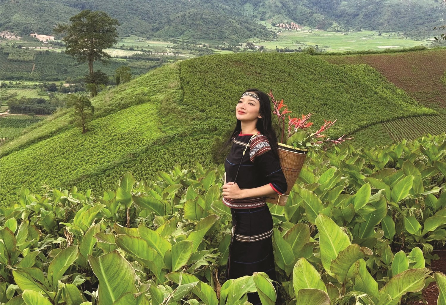 Y Quyên là người DTTS H'rê, tuổi thơ cô gắn liền với núi rừng, buôn làng