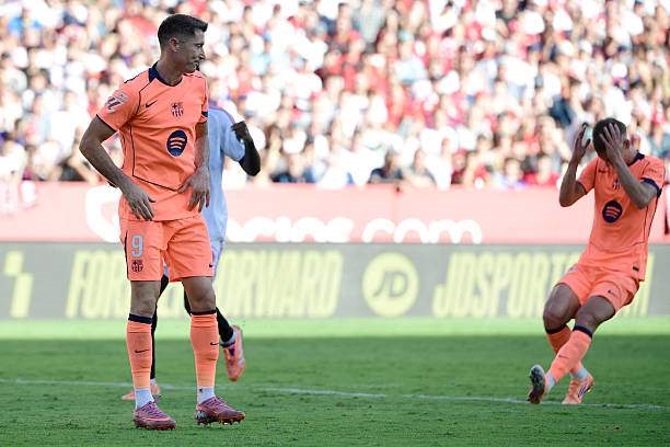 Lewandowski bỏ lỡ cơ hội cứu vãn trận đấu của Barcelona (ẢNh IT)