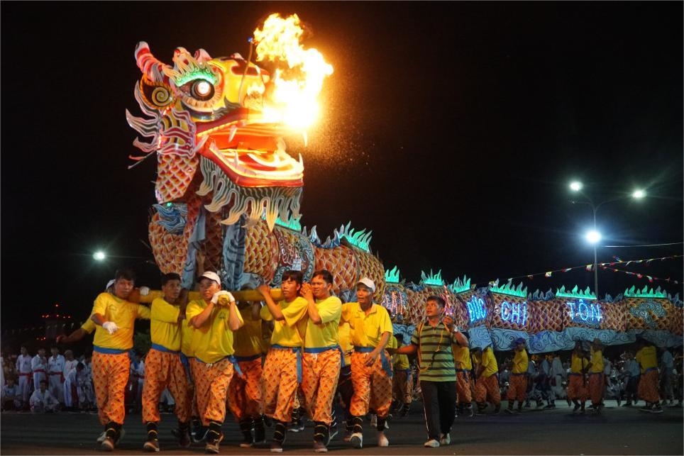 Trong phần hội của đạo Cao Đài Tòa Thánh Tây Ninh luôn có múa Rồng Nhang, thể hiện khát vọng cầu mong sự yên bình, may mắn, phước lành cho toàn thể đồng đạo và Nhân dân