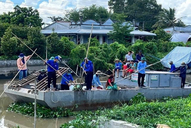 (Bài của CTV Ngô Hà nhờ gửi đăng) Xây dựng Đảng từ những chuyến ghe dân vận khéo 1