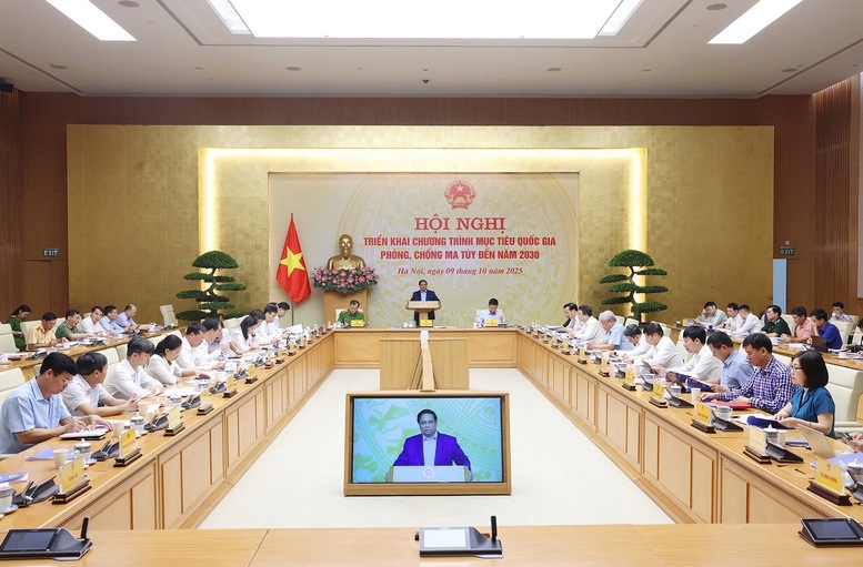 Thủ tướng yêu cầu người đứng đầu cấp uỷ, chính quyền, cơ quan, tổ chức trực tiếp lãnh đạo, chỉ đạo, tăng cường thanh tra, kiểm tra, giám sát, xử lý nghiêm các vi phạm trong công tác phòng, chống ma tuý nói chung và thực hiện Chương trình, không ""phó mặc" "khoán trắng" cho cấp dưới - Ảnh: VGP/Nhật Bắc