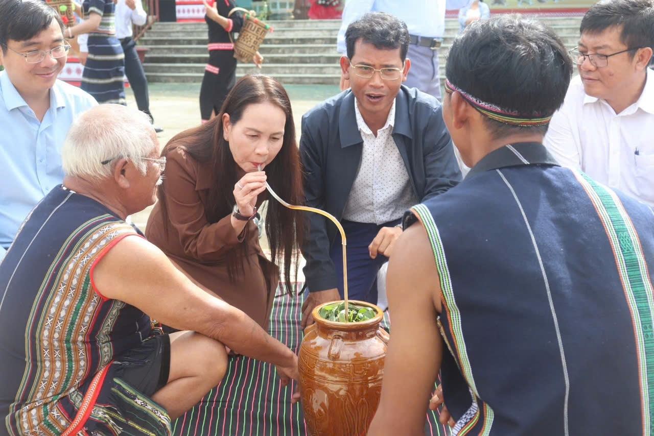 (Tin CTV) Lâm Đồng: Tái hiện Lễ mừng lúa mới của dân tộc Cơ Ho 3