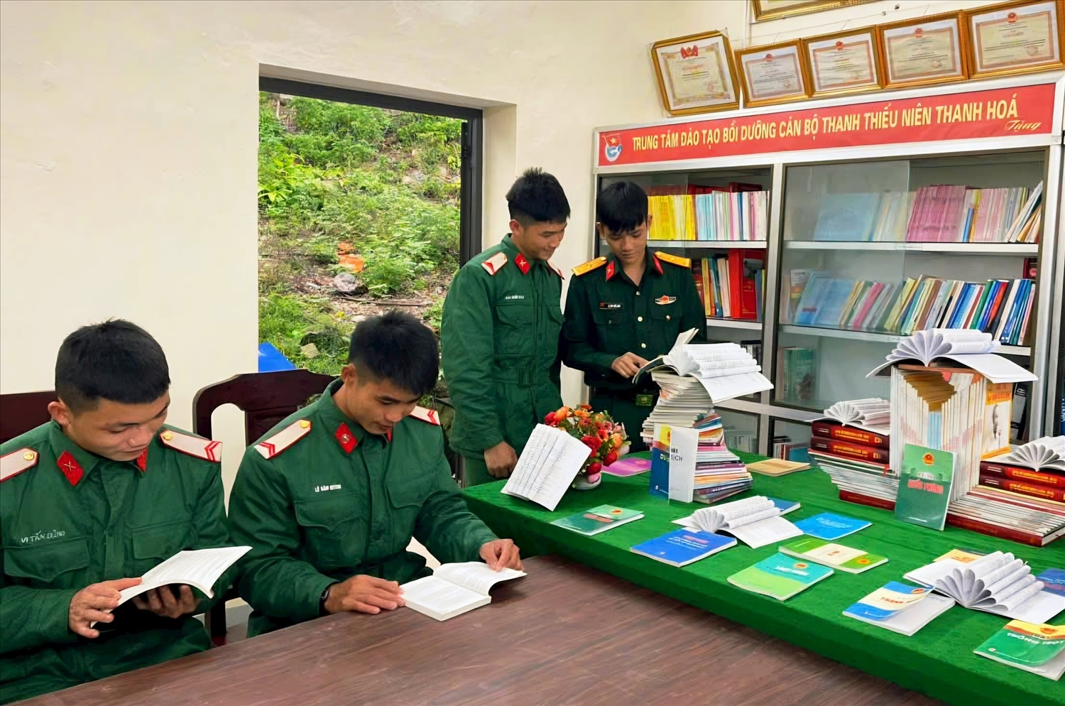 Các đơn vị thuộc Bộ Chỉ huy Quân sự tỉnh Thanh Hóa sôi nổi hưởng ứng Ngày Pháp luật Việt Nam năm 2025. (ảnh CTV)