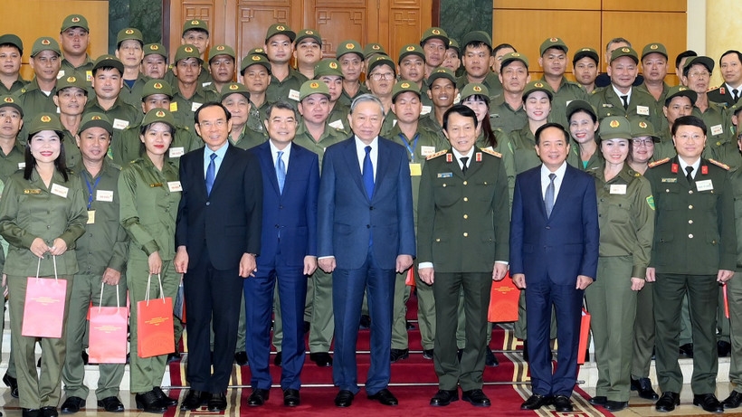 Tổng Bí thư Tô Lâm với các đại biểu tham dự buổi gặp mặt. (Ảnh: ĐĂNG KHOA) 