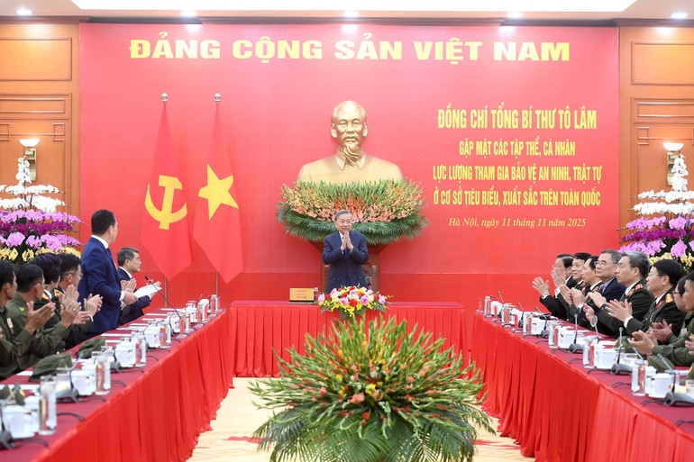 Quang cảnh buổi gặp mặt. (Ảnh: ĐĂNG KHOA) 