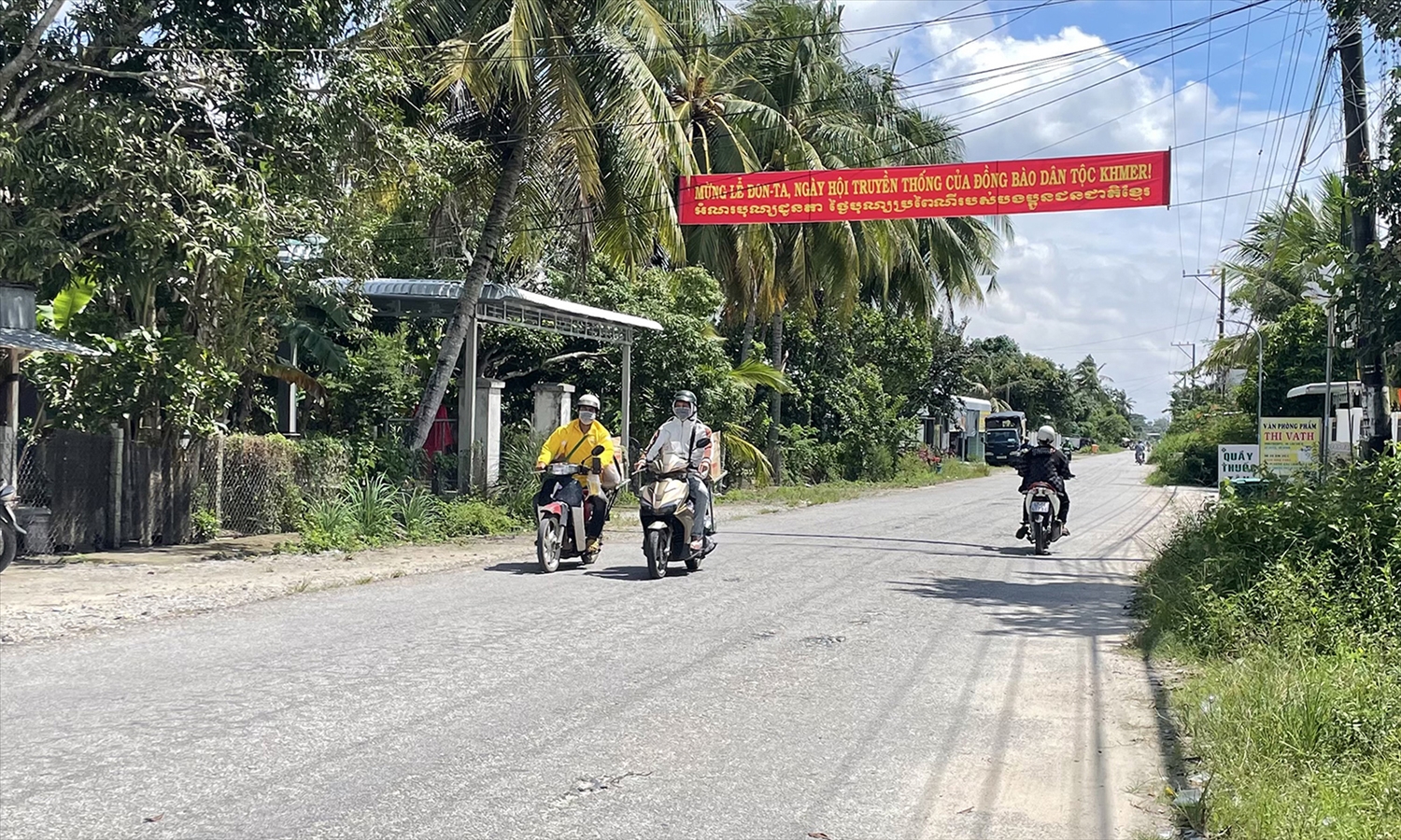 Giao thông vùng DTTS xã Ô Lâm phát triển, thuận tiện cho việc đi lại mua bán của người dân.