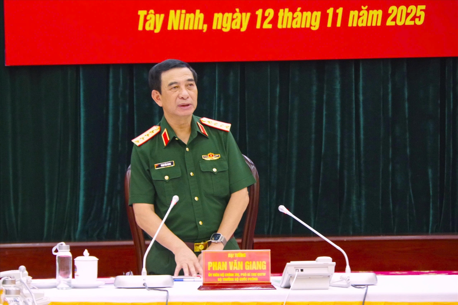 Đại tướng Phan Văn Giang đánh giá cao tinh thần đoàn kết, huấn luyện chủ động, và công tác đảm bảo an ninh, cứu hộ của Sư đoàn 5