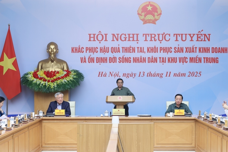 Phó Thủ tướng Thường trực Chính phủ Nguyễn Hòa Bình và Phó Thủ tướng Trần Hồng Hà dự hội nghị - Ảnh: VGP/Nhật Bắc