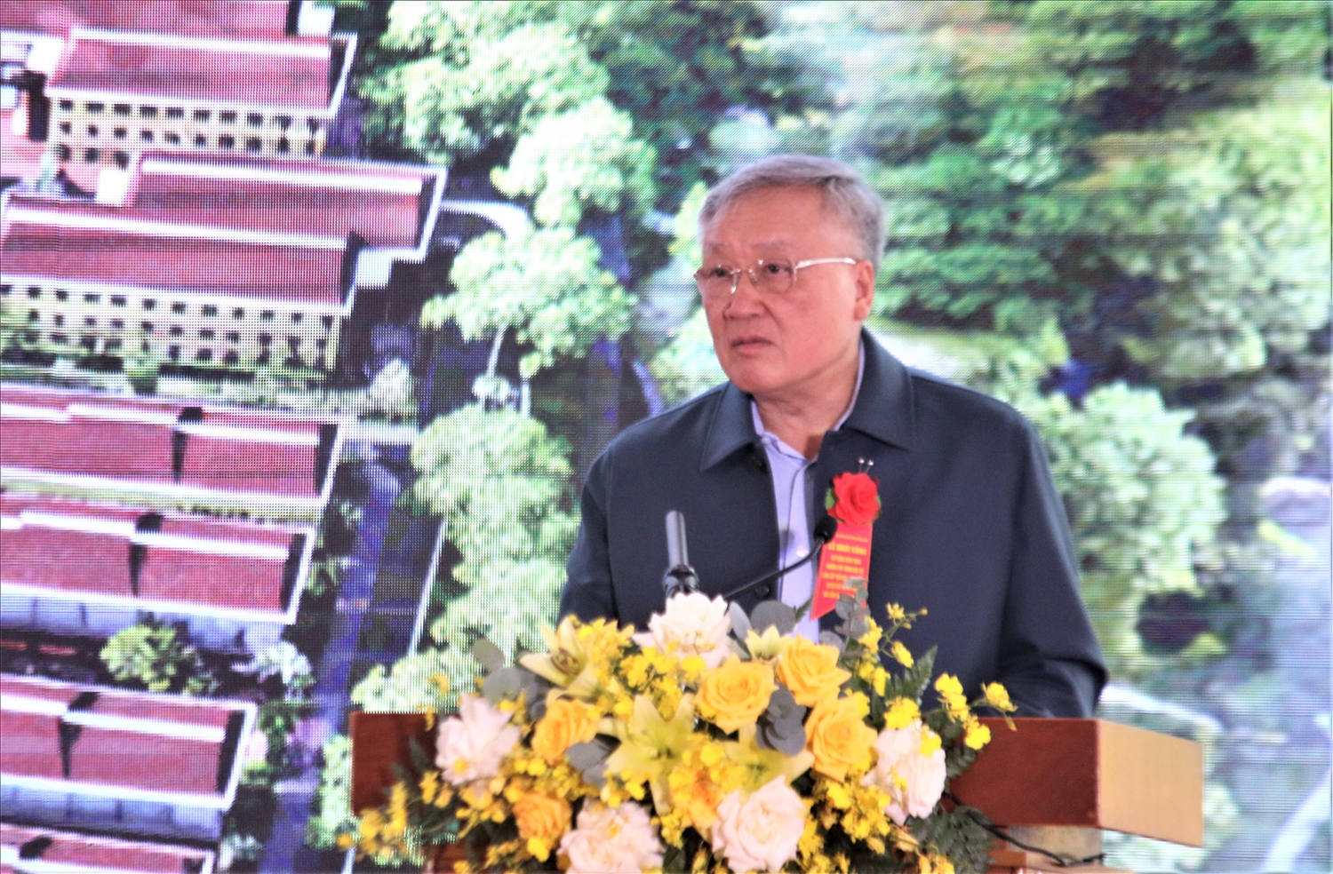 Ủy viên Bộ Chính trị, Phó Thủ tướng Thường trực Chính phủ Nguyễn Hòa Bình phát biểu chỉ đạo tại Lễ khởi công. (Ảnh: Ngọc Chí)