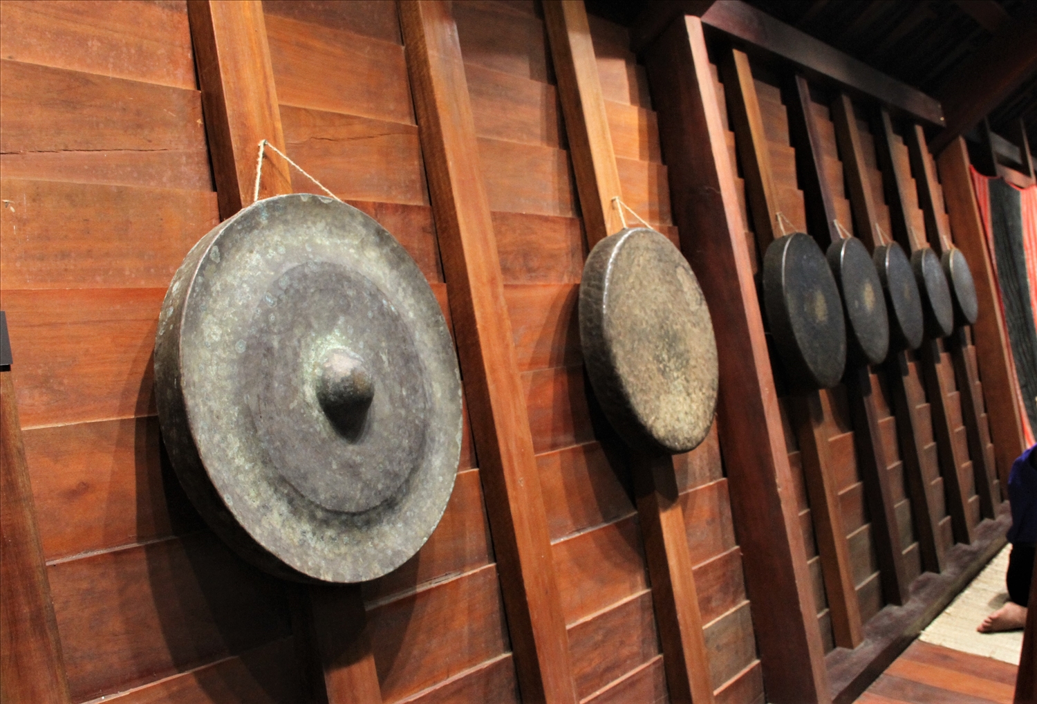 Em kg tin ảnh: Khám phá bên trong ngôi nhà dài truyền thống của dân tộc Ê Đê 8