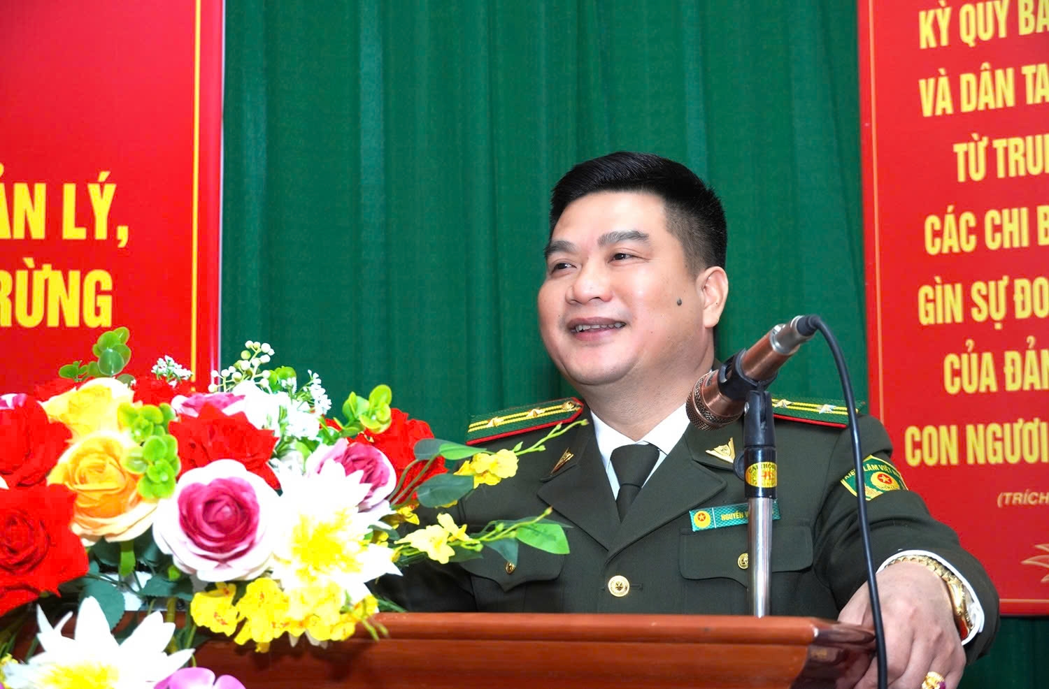 Ông Nguyễn Viết Xuân, Hạt trưởng Hạt Kiểm lâm Khu vực XVI phát biểu tại lễ ký kết.