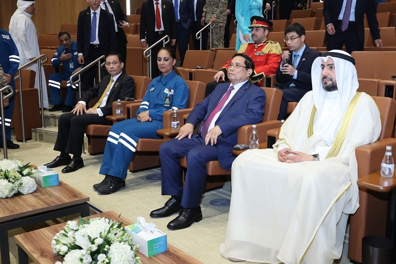 Thủ tướng Phạm Minh Chính thăm Tổ hợp lọc hoá dầu Al‑Zour - Ảnh: VGP/Nhật Bắc