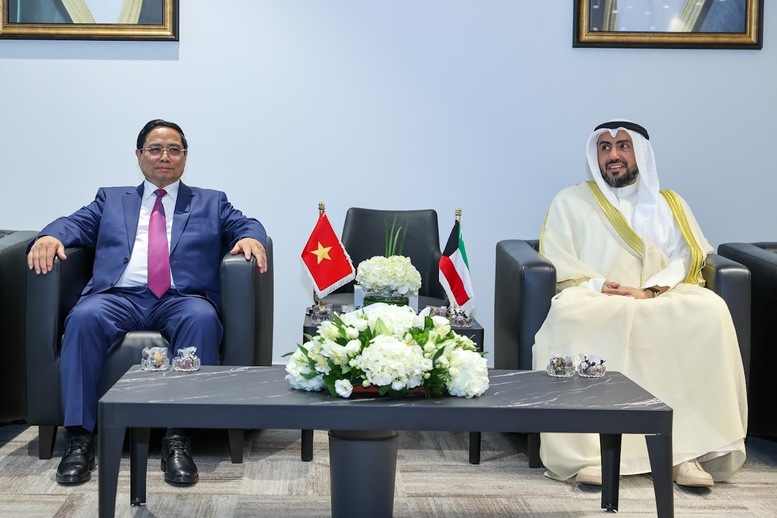 Thủ tướng Phạm Minh Chính và các nhà lãnh đạo Kuwait đã trao đổi, thống nhất về các biện pháp đẩy mạnh trụ cột hợp tác về năng lượng, hợp tác dầu khí, mở rộng hoạt động của dự án lọc hóa dầu Nghi Sơn - Ảnh: VGP/Nhật Bắc