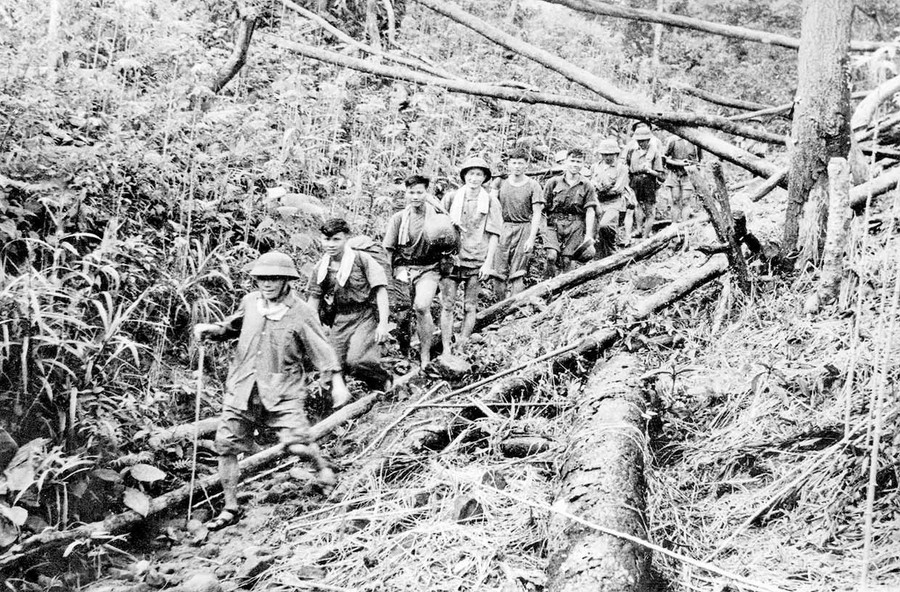 Các cán bộ, chiến sĩ trong Chiến dịch Plei Me (1965). Ảnh TLLSQS