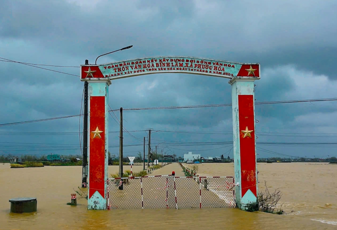 Nhiều khu vực ở phía Đông tỉnh Gia Lai bị lũ chia cắt. (Ảnh: H.Q)