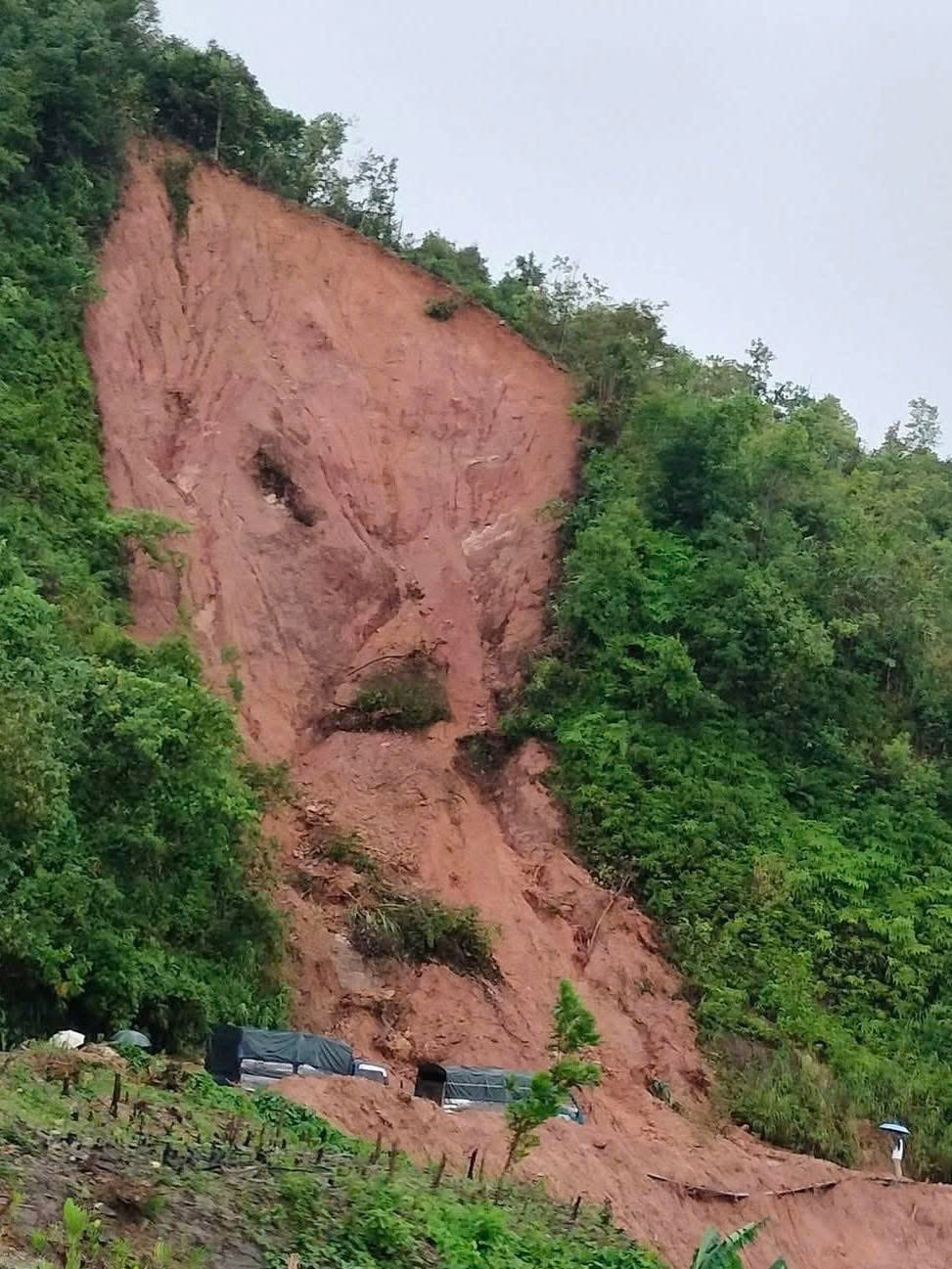 Điểm sạt lở mới trên đường Sơn Hà đi Sơn Tây cũ