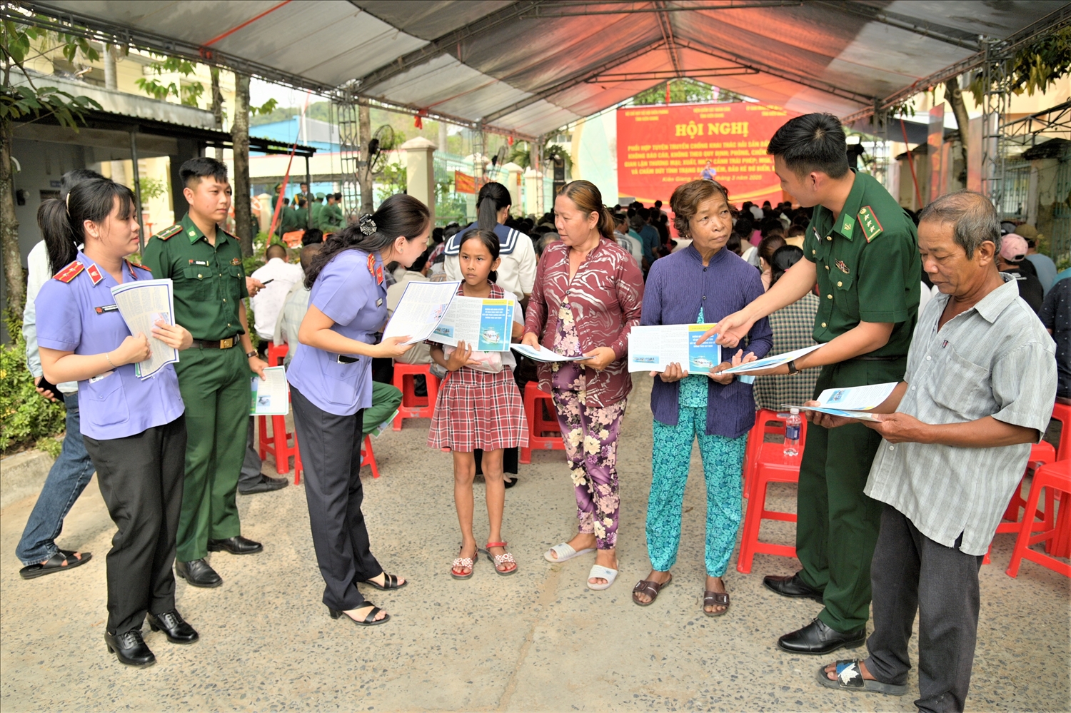 Bằng nhiều hình thức tuyên truyền, kiến thức pháp luật của đồng bào khu vực biên giới ngày càng được nâng cao