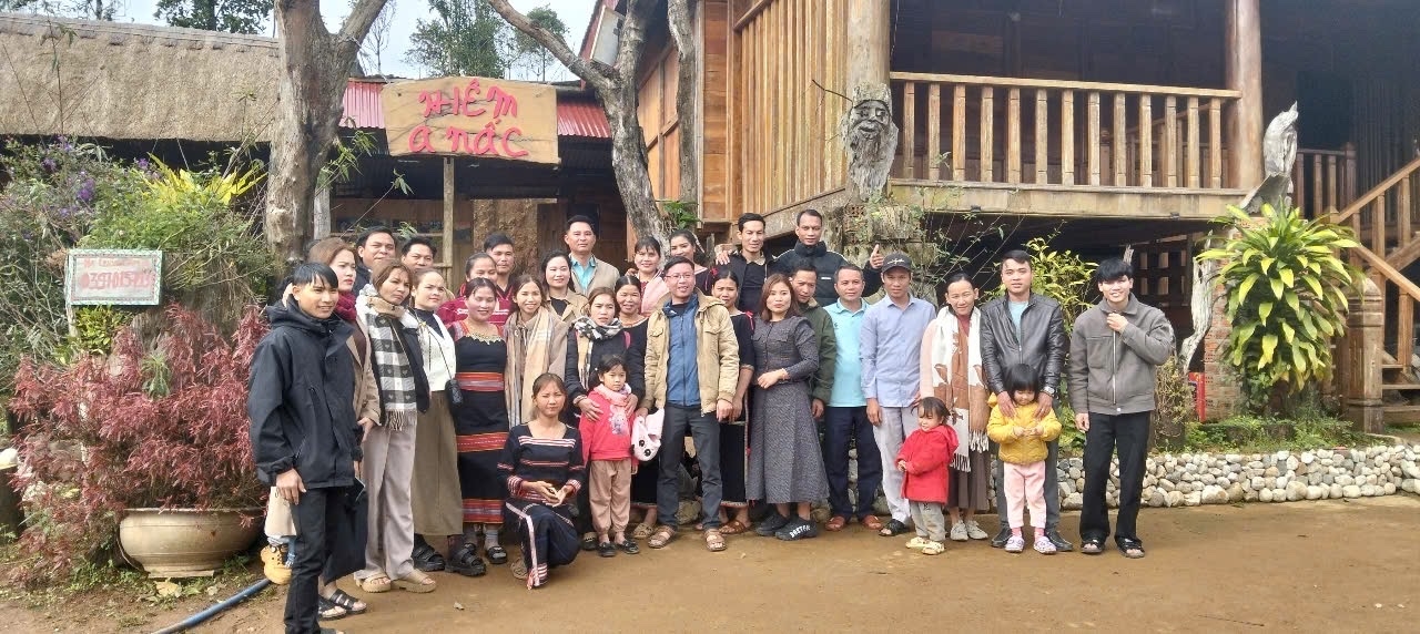 Homestay của anh A Nấc được nhiều du khách tìm đến trải nghiệm văn hóa truyền thống của người Xơ Đăng – nhánh Mơ Nâm. (Ảnh: Ngọc Chí)