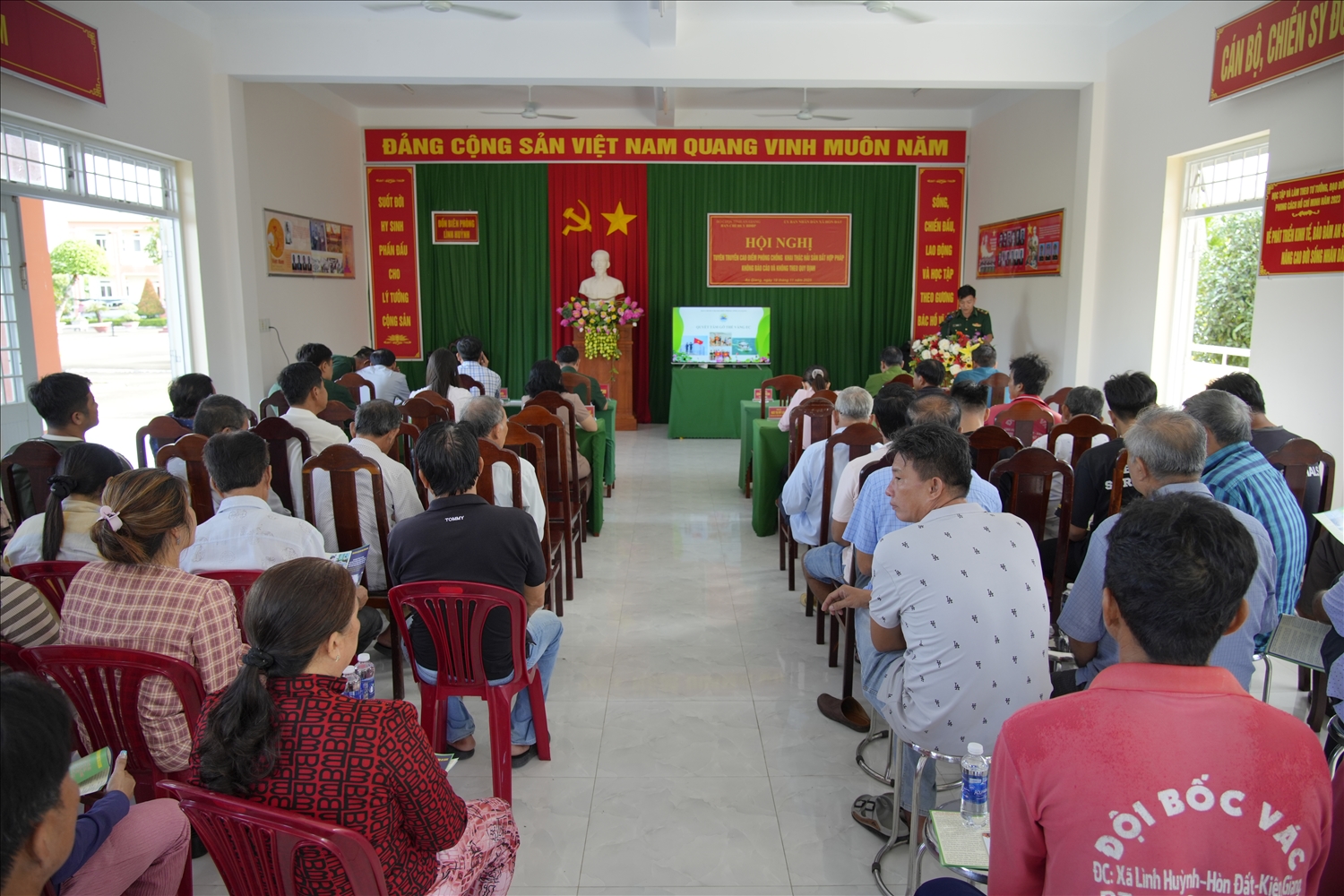 Quang cảnh buổi tuyên truyền