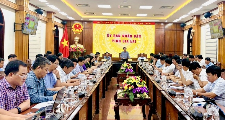 Tỉnh Gia Lai tổ chức họp về công tác chuẩn bị ứng phó với cơn bão số 13. (Ảnh H.T)