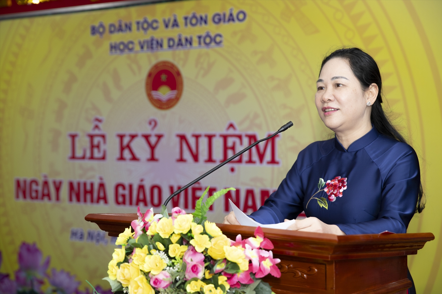  Thứ trưởng Bộ Dân tộc và Tôn giáo Nông Thị Hà phát biểu tại buổi lễ