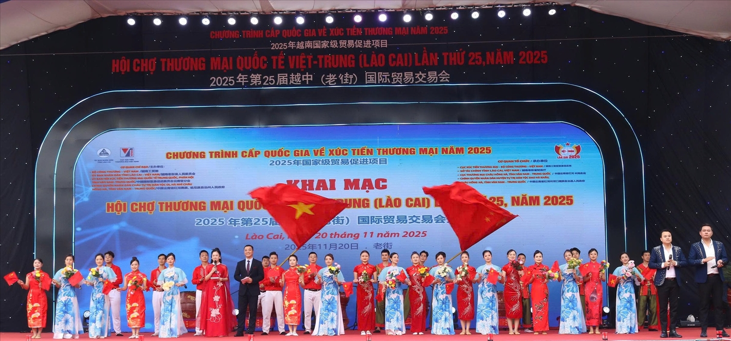 Hội chợ Thương mại Quốc tế Việt – Trung (Lào Cai) lần thứ 25 sẽ diễn ra trong 6 ngày (ảnh Trọng Bảo)