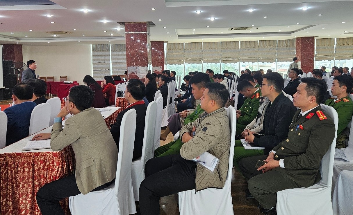 Các đại biểu tham dự hội nghị bồi dưỡng nhằm cập nhật kiến thức pháp luật và những điểm mới trong quản lý nhà nước về tín ngưỡng, tôn giáo.