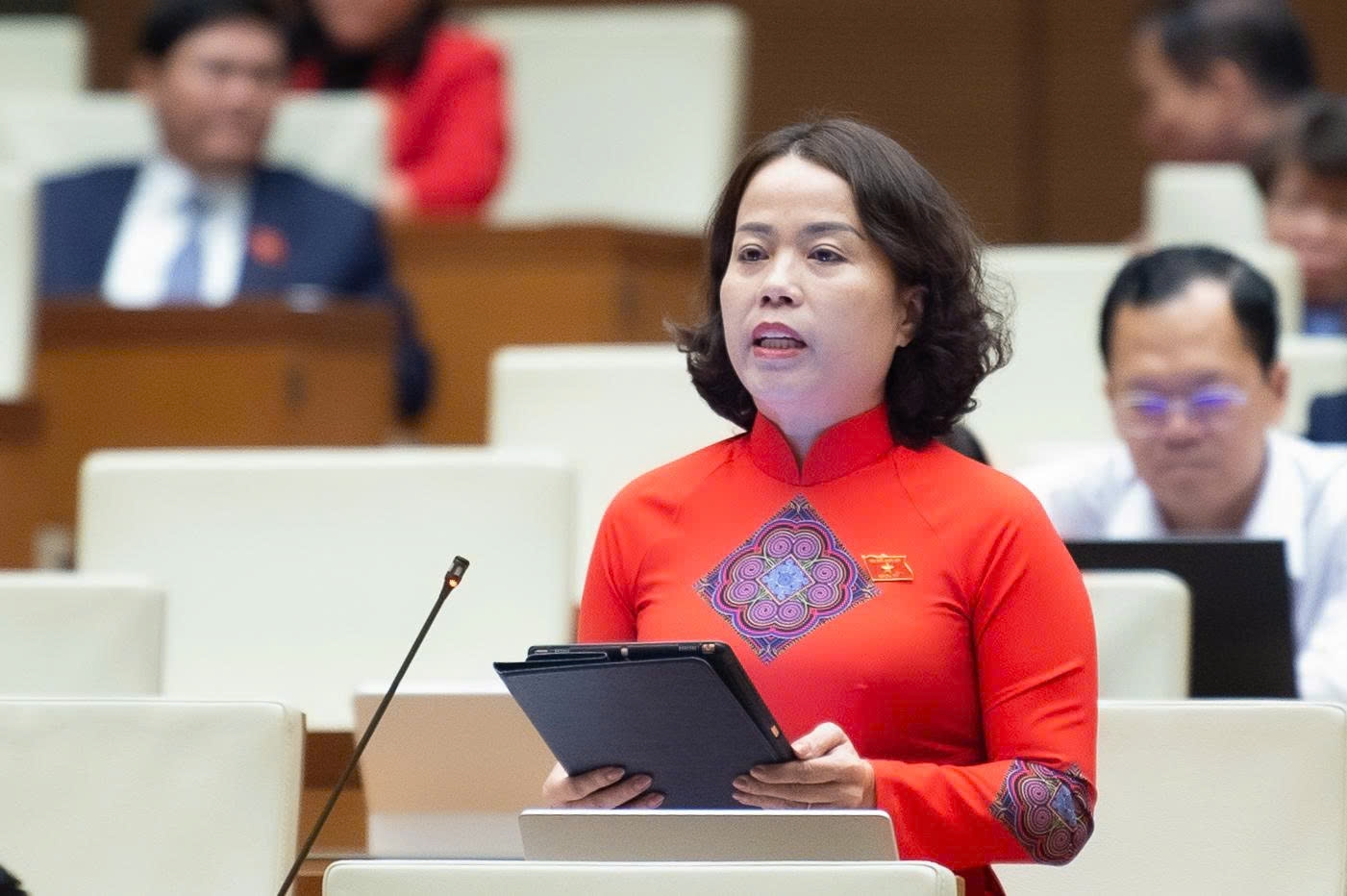 Đại biểu Lý Thị Lan (Đoàn ĐBQH tỉnh Tuyên Quang) đề xuất nhằm nâng cao chất lượng giáo dục mầm non